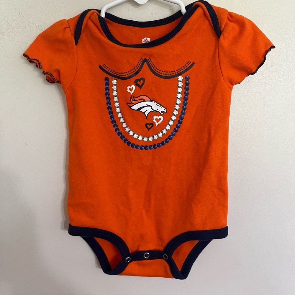 Baby Girl Denver Broncos‎ NFL Team Apparel Top Size 12 M Orange